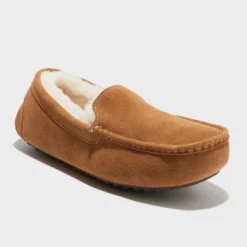 Dluxe By Dearfoams Men's Nelson Shearling Moccasin Slippers - Chestnut -Dockers Shoes Shop GUEST 11649c85 768d 4ad6 b89a 7519da4db514